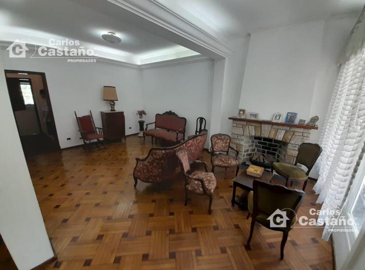 Casa · 270m² · 7 Ambientes