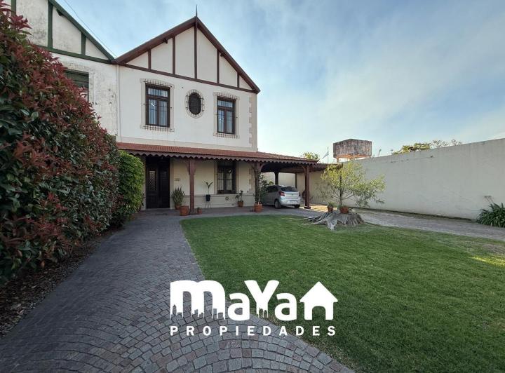 Casa · 423m² · 5 Ambientes · 2 Cocheras