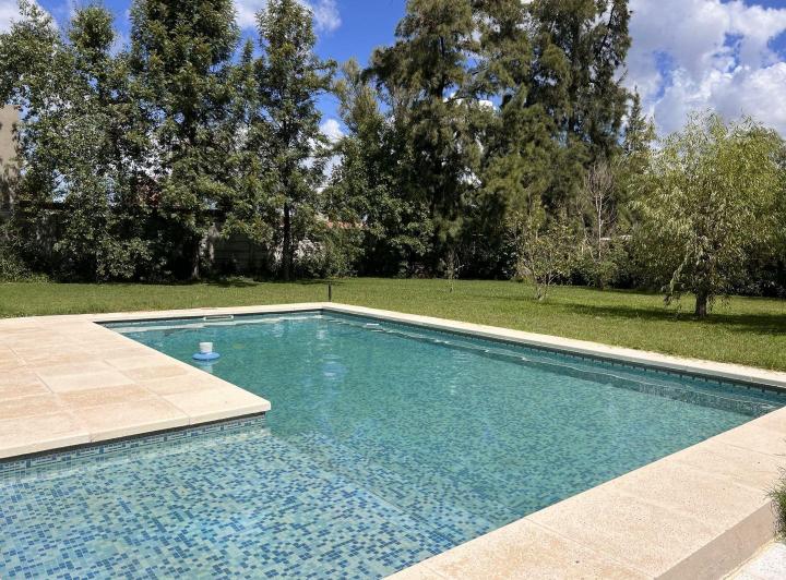 Casa · 260m² · 7 Ambientes · 2 Cocheras