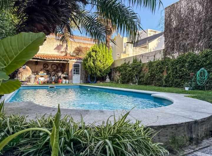 Casa · 205m² · 5 Ambientes · 1 Cochera