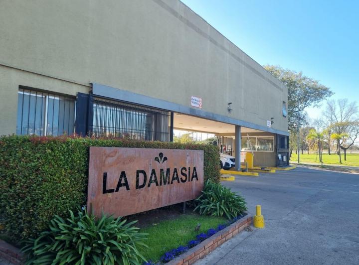Casa · 260m² · 5 Ambientes · 2 Cocheras