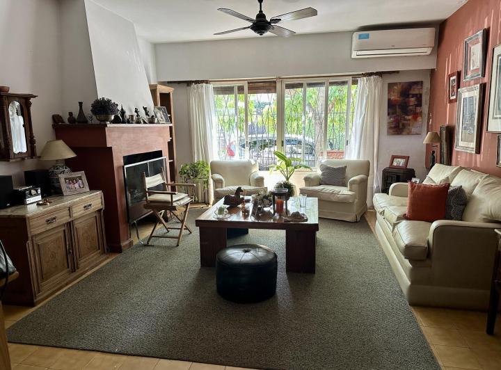 Casa · 174m² · 6 Ambientes · 1 Cochera