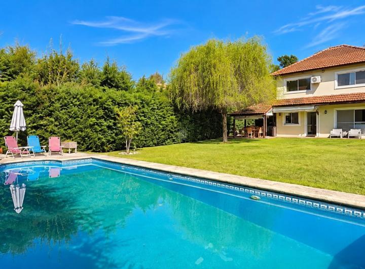 Casa · 146m² · 5 Ambientes · 1 Cochera