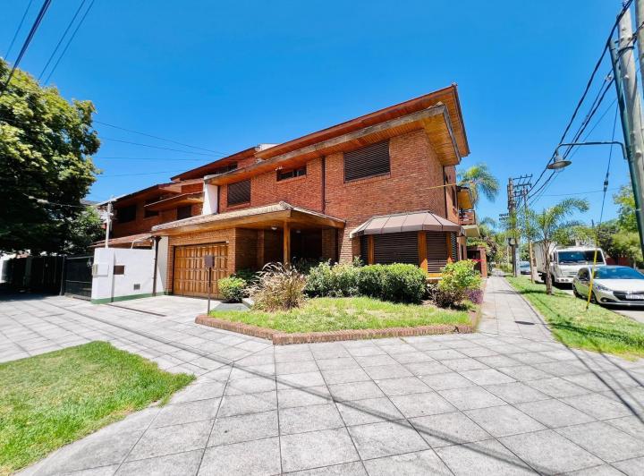 Casa · 457m² · 6 Ambientes · 3 Cocheras