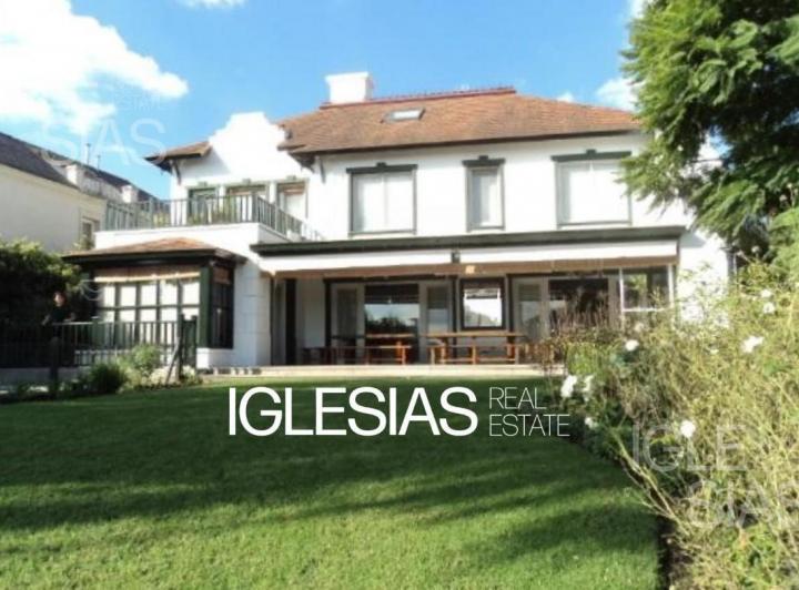 Casa · 623m² · 7 Ambientes · 2 Cocheras