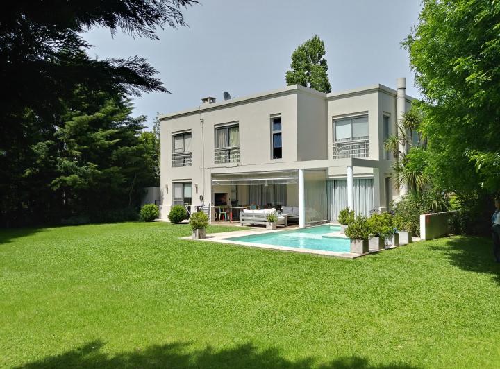 Casa · 294m² · 5 Ambientes