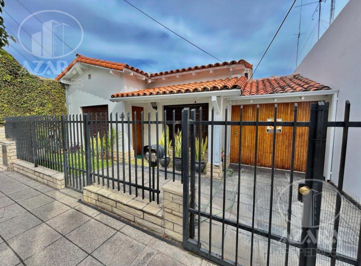 Casa · 196m² · 8 Ambientes · 3 Cocheras