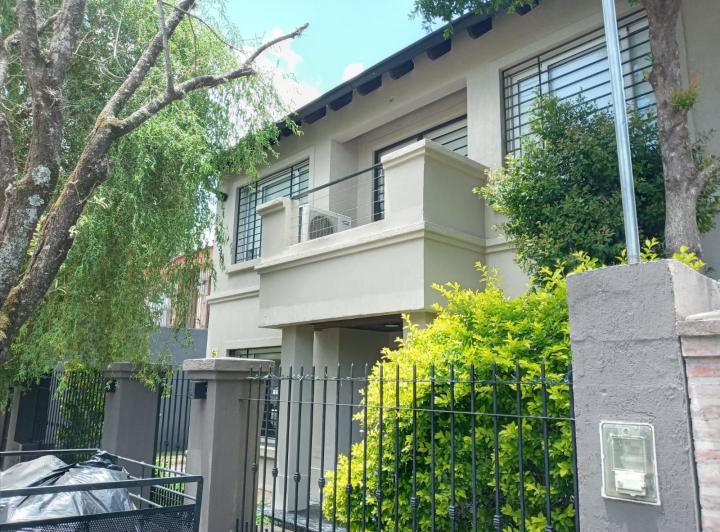 Casa · 189m² · 6 Ambientes · 1 Cochera