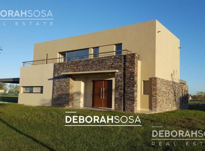 Casa · 198m² · 5 Ambientes · 4 Cocheras