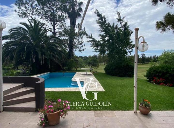 Casa · 206m² · 6 Ambientes · 2 Cocheras
