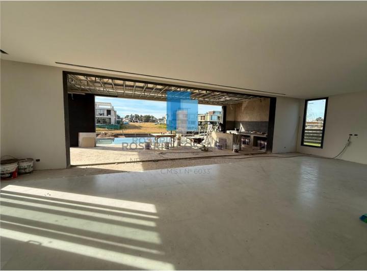 Casa · 406m² · 4 Dormitorios