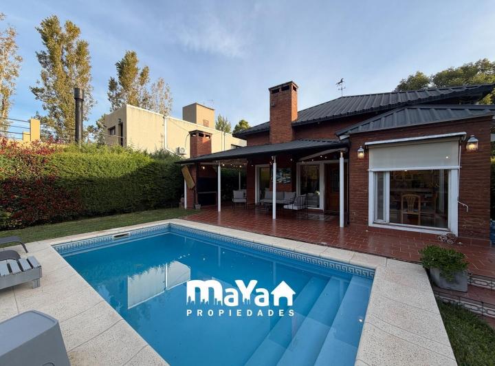 Casa · 172m² · 5 Ambientes · 1 Cochera