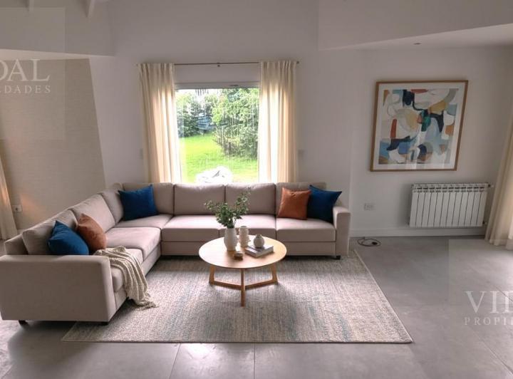 Casa · 170m² · 5 Ambientes · 2 Cocheras