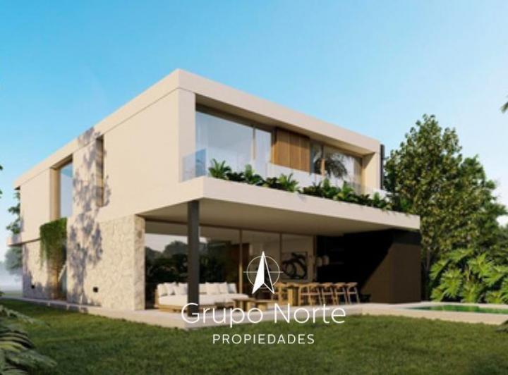 Casa · 320m² · 6 Ambientes · 3 Cocheras