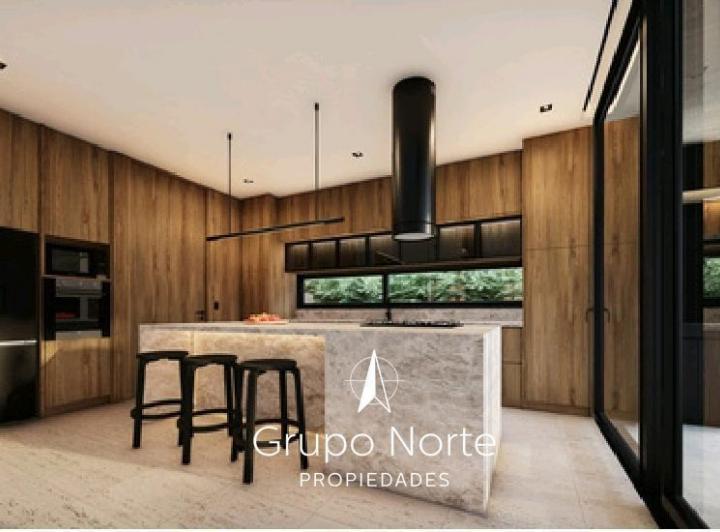 Casa · 335m² · 6 Ambientes · 5 Cocheras