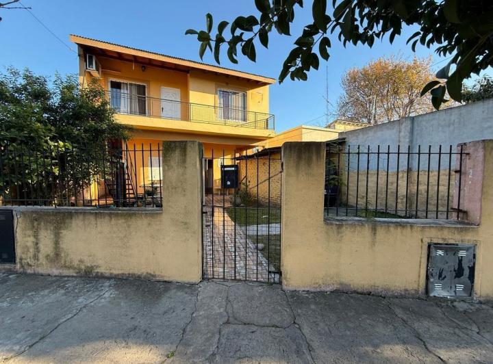 Casa · 200m² · 5 Ambientes · 1 Cochera