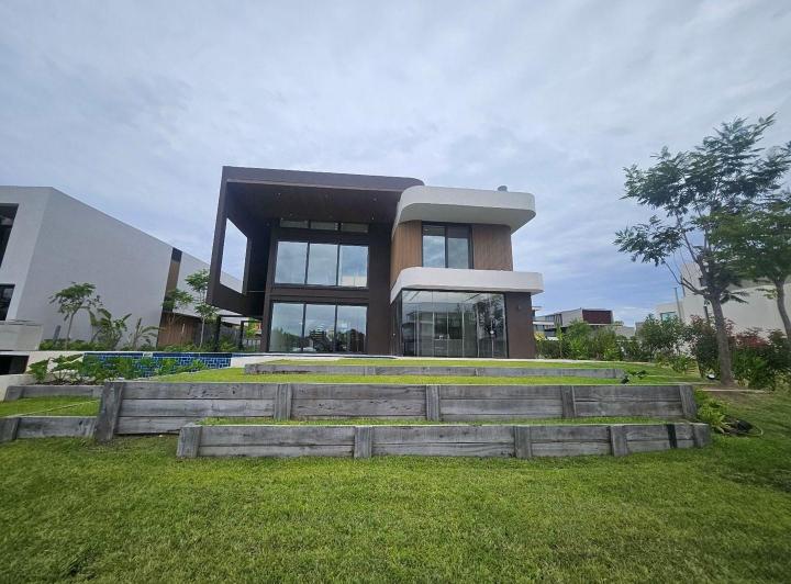 Casa · 550m² · 6 Ambientes