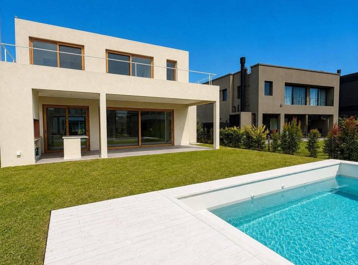 Casa · 256m² · 5 Ambientes