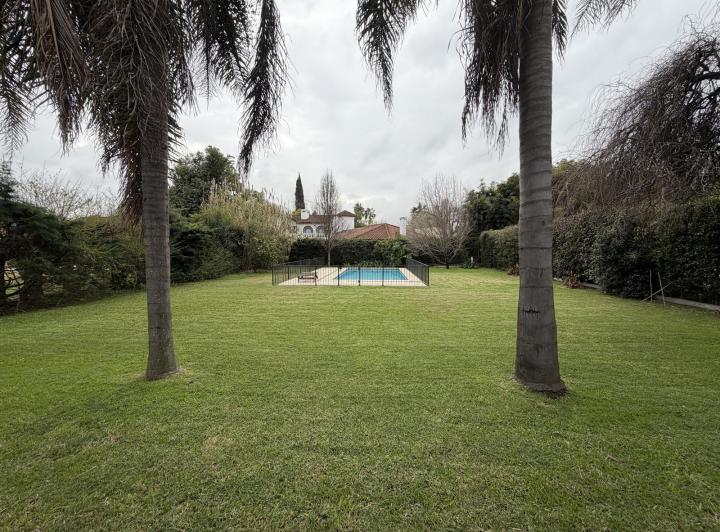 Casa · 204m² · 7 Ambientes · 2 Cocheras