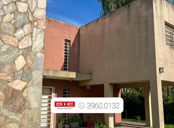 Casa · 282m² · 5 Ambientes · 2 Cocheras