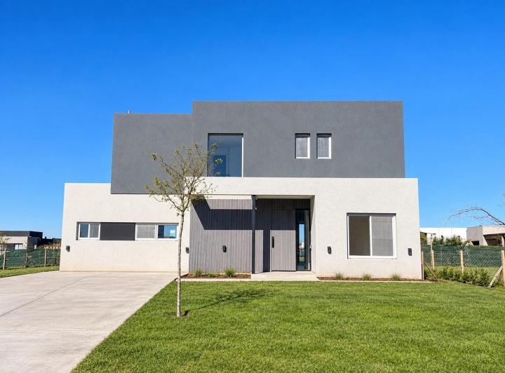 Casa · 215m² · 5 Ambientes