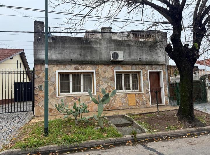 Casa · 190m² · 6 Ambientes · 3 Cocheras