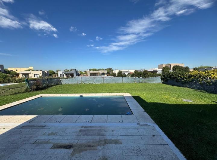 Casa · 157m² · 6 Ambientes · 2 Cocheras