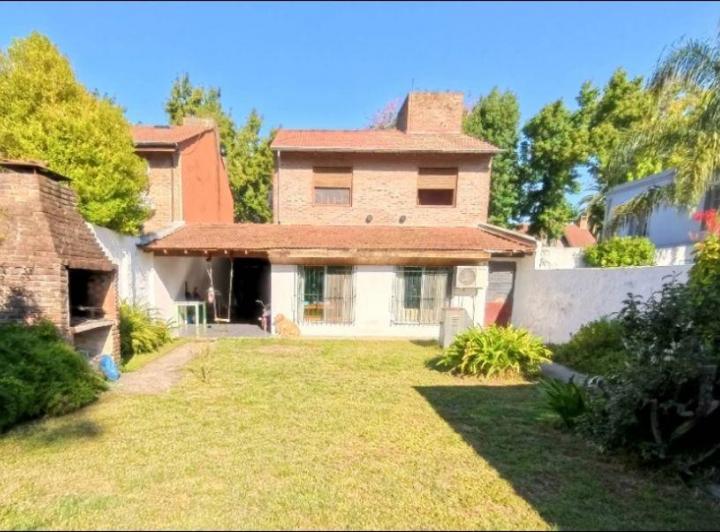Casa · 191m² · 6 Ambientes · 3 Cocheras