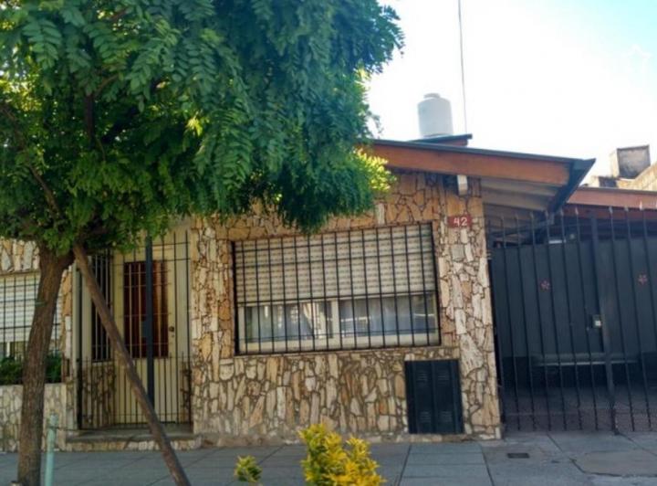 Casa · 233m² · 5 Ambientes · 3 Cocheras