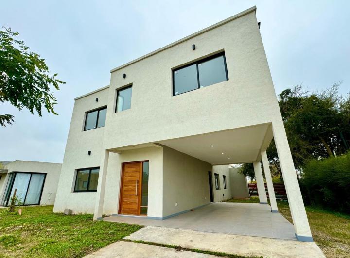 Casa · 173m² · 5 Ambientes · 4 Cocheras