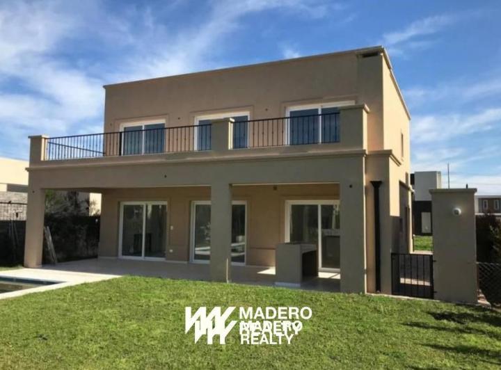 Casa · 185m² · 5 Ambientes · 2 Cocheras