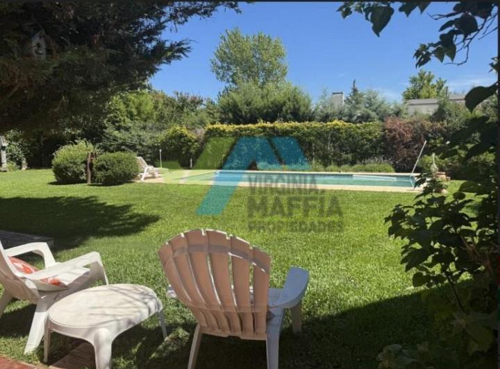 Casa · 150m² · 5 Ambientes · 3 Cocheras