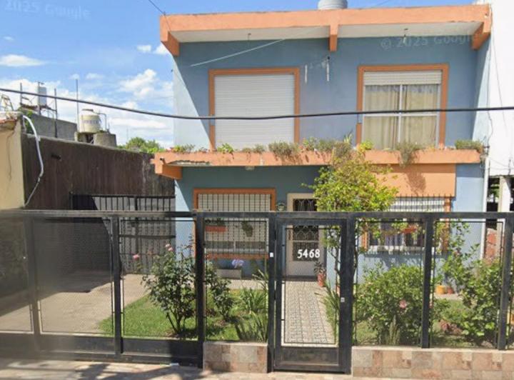 Casa · 166m² · 6 Ambientes · 2 Cocheras