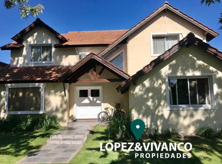 Casa · 308m² · 7 Ambientes · 1 Cochera