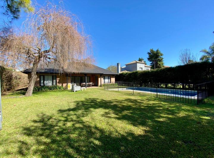 Casa · 700m² · 4 Ambientes