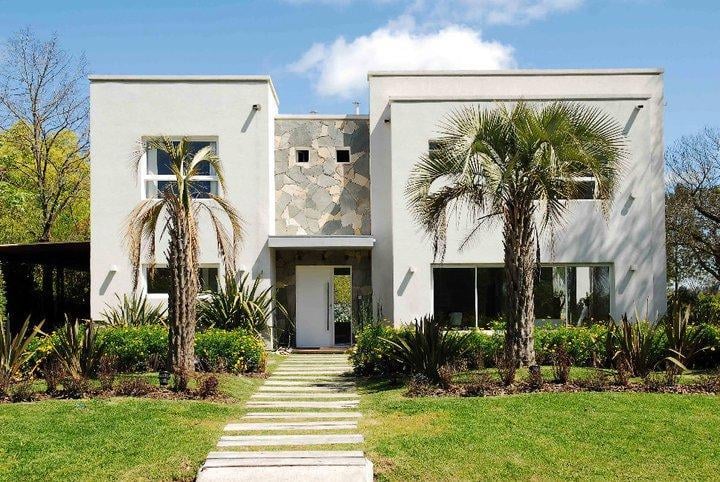 Casa · 195m² · 8 Ambientes · 1 Cochera
