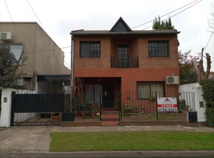 Casa · 150m² · 6 Ambientes · 1 Cochera