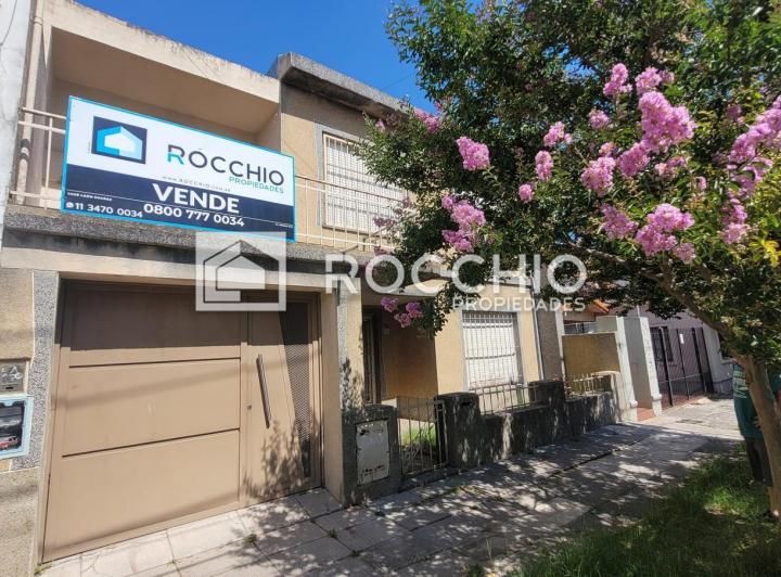 Casa · 250m² · 6 Ambientes · 2 Cocheras