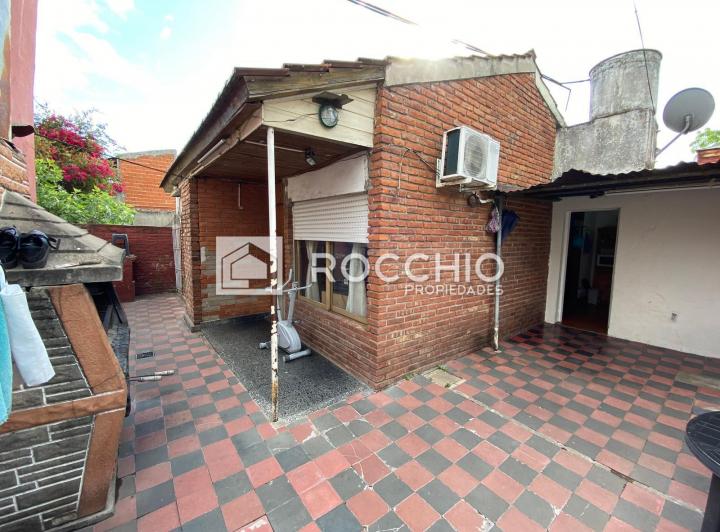 Casa · 200m² · 6 Ambientes · 3 Cocheras