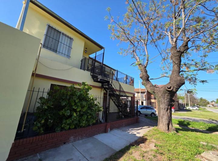 Casa · 125m² · 6 Ambientes · 1 Cochera