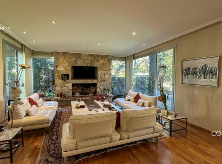 Casa · 450m² · 5 Ambientes · 5 Cocheras