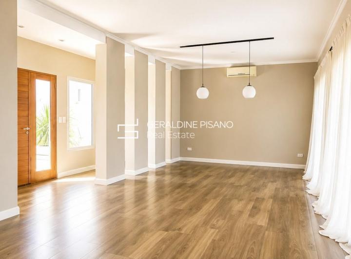 Casa · 174m² · 6 Ambientes · 1 Cochera