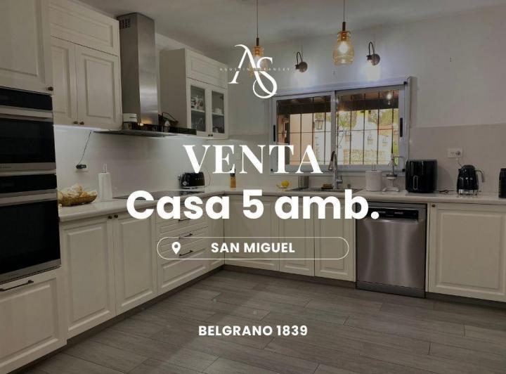 Casa · 143m² · 5 Ambientes · 2 Cocheras
