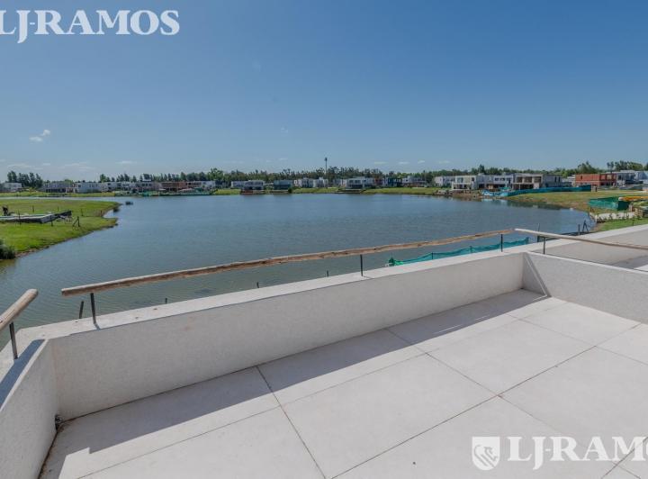Casa · 223m² · 7 Ambientes