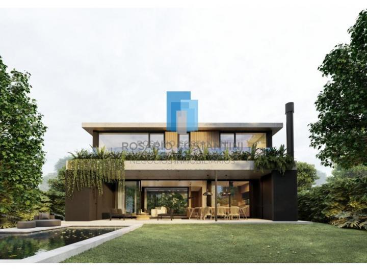 Casa · 285m² · 4 Dormitorios