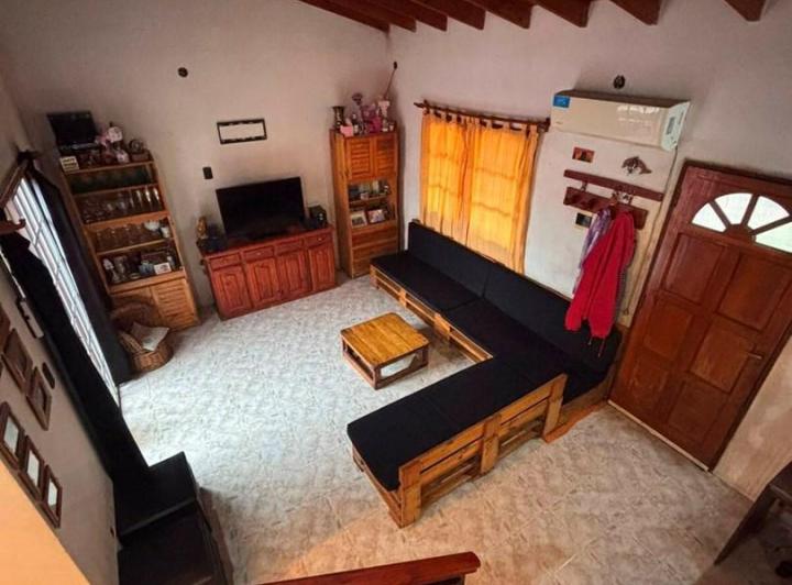 Casa · 220m² · 6 Ambientes · 1 Cochera