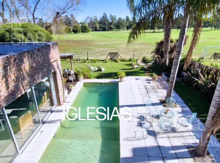 Casa · 280m² · 6 Ambientes · 5 Cocheras