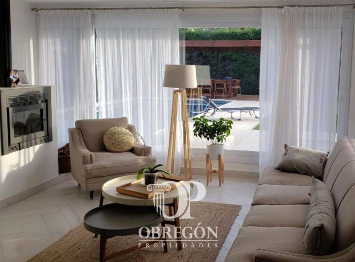 Casa · 171m² · 6 Ambientes · 2 Cocheras