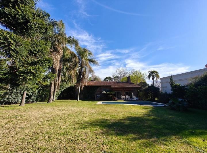 Casa · 165m² · 5 Ambientes · 2 Cocheras