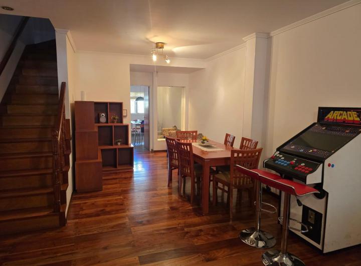 Casa · 180m² · 5 Ambientes · 1 Cochera